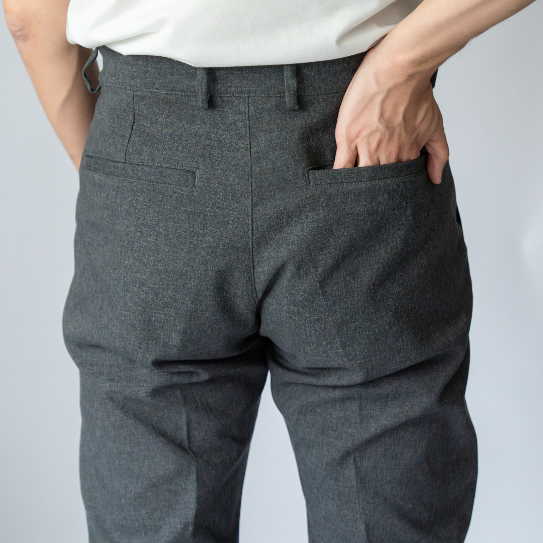 【着たくないのに毎日着てしまう】キタキテスラックス/グレー